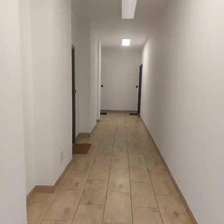 24 Z Garazem Podziemnym Appartamento