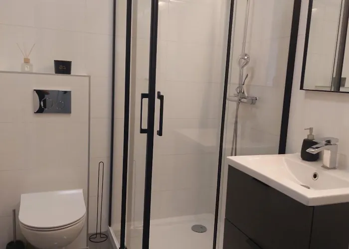 24 Z Garazem Podziemnym *